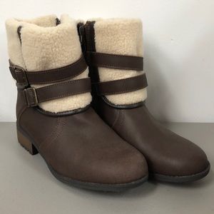 Khombu Women’s Jane Faux Sherpa Ankle Booties